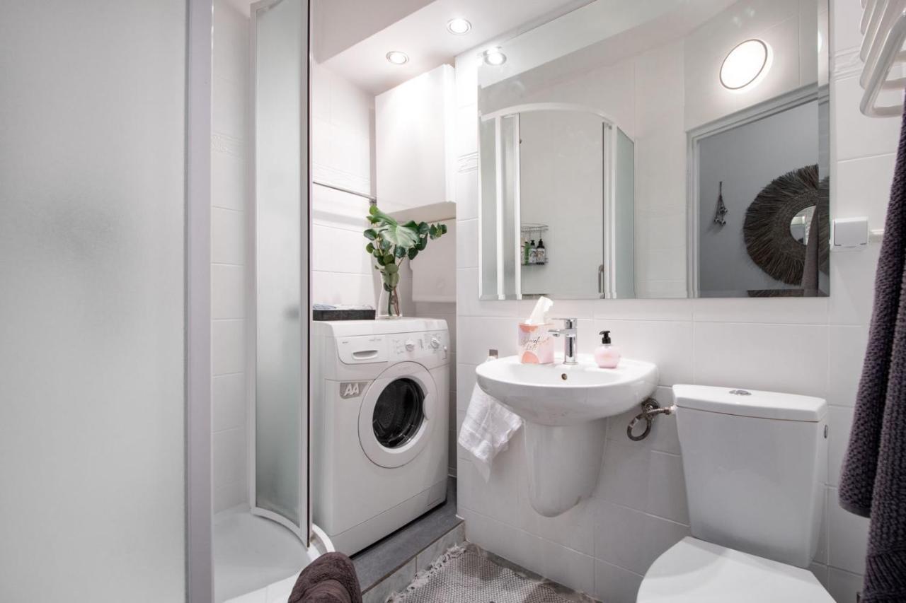 Parrot Dream Apartment *